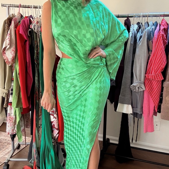 Jen's Pirate Booty Dresses & Skirts - Jen's Pirate Booty Emerald Green One-Shoulder Cutout Dress